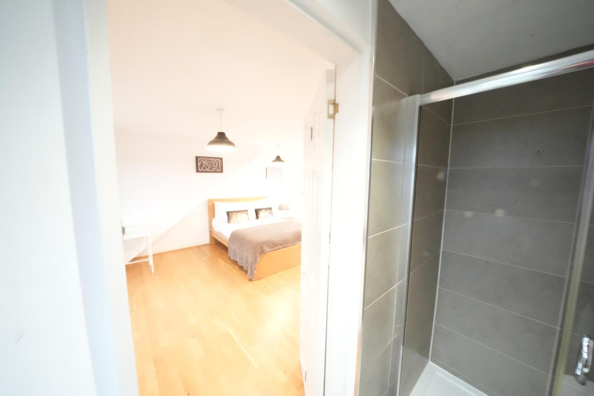 Great Airport Sleep Apartment Harmondsworth Exterior foto