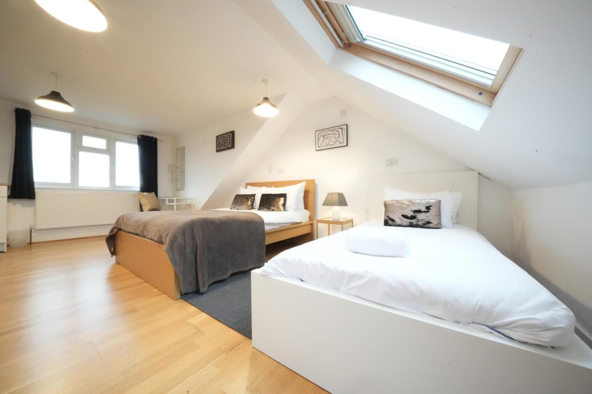 Great Airport Sleep Apartment Harmondsworth Exterior foto