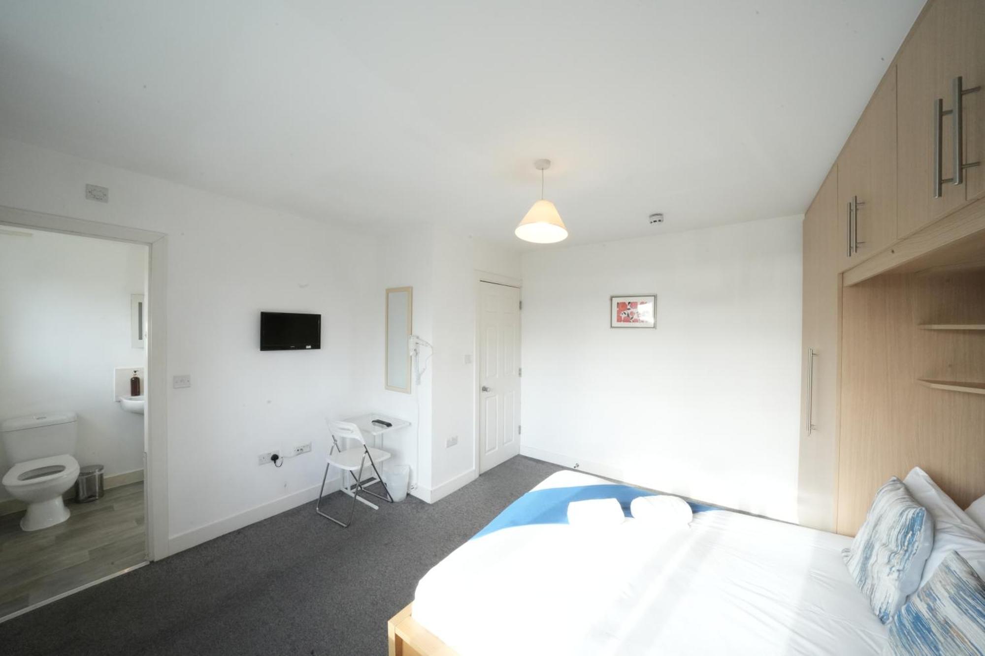 Great Airport Sleep Apartment Harmondsworth Exterior foto