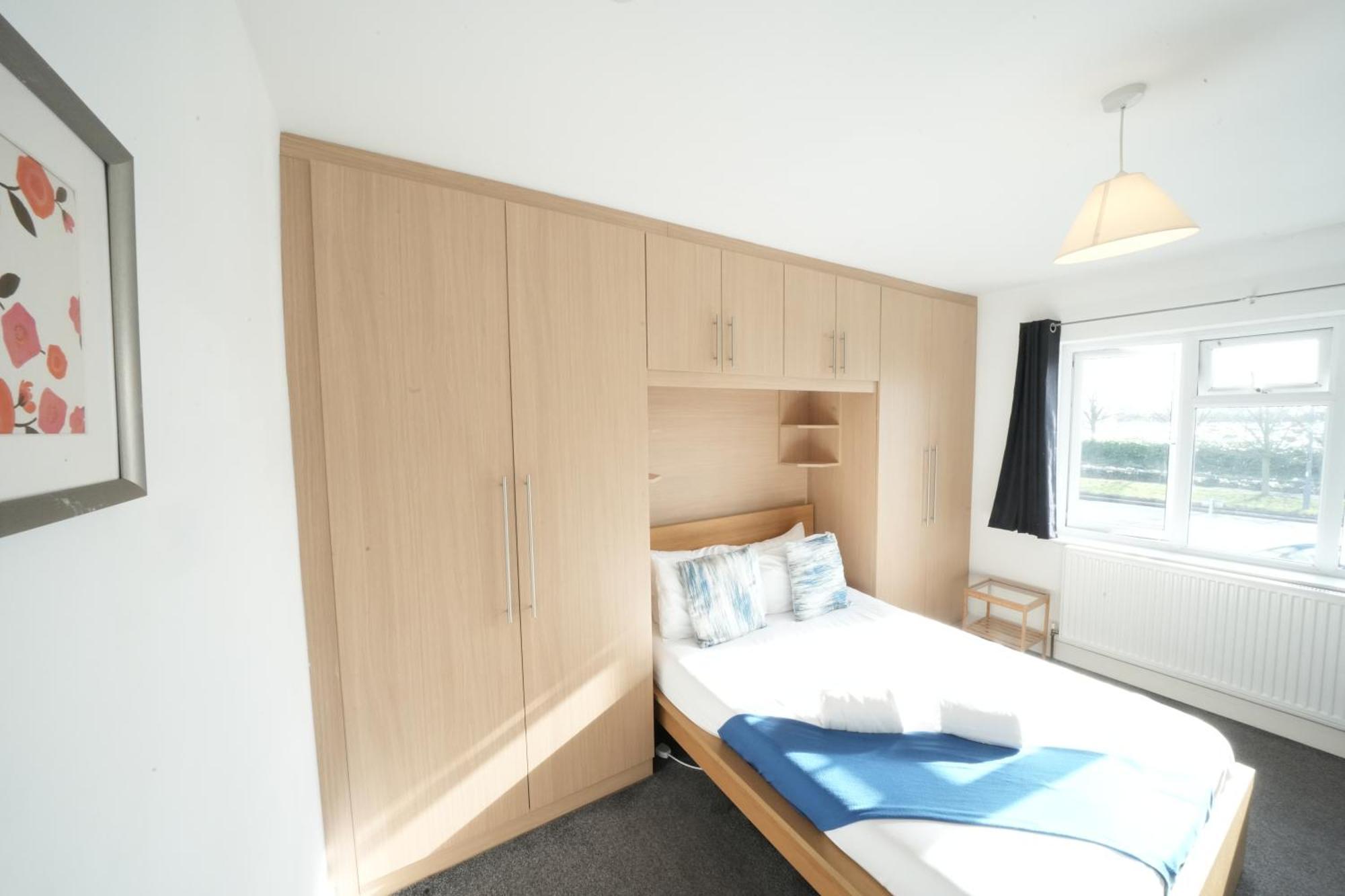 Great Airport Sleep Apartment Harmondsworth Exterior foto