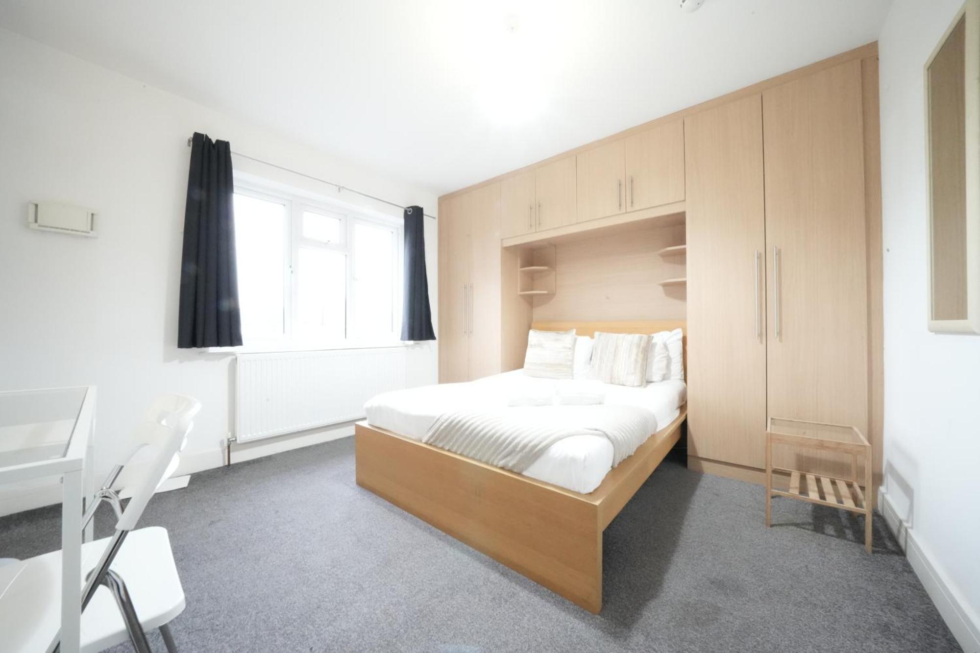 Great Airport Sleep Apartment Harmondsworth Exterior foto