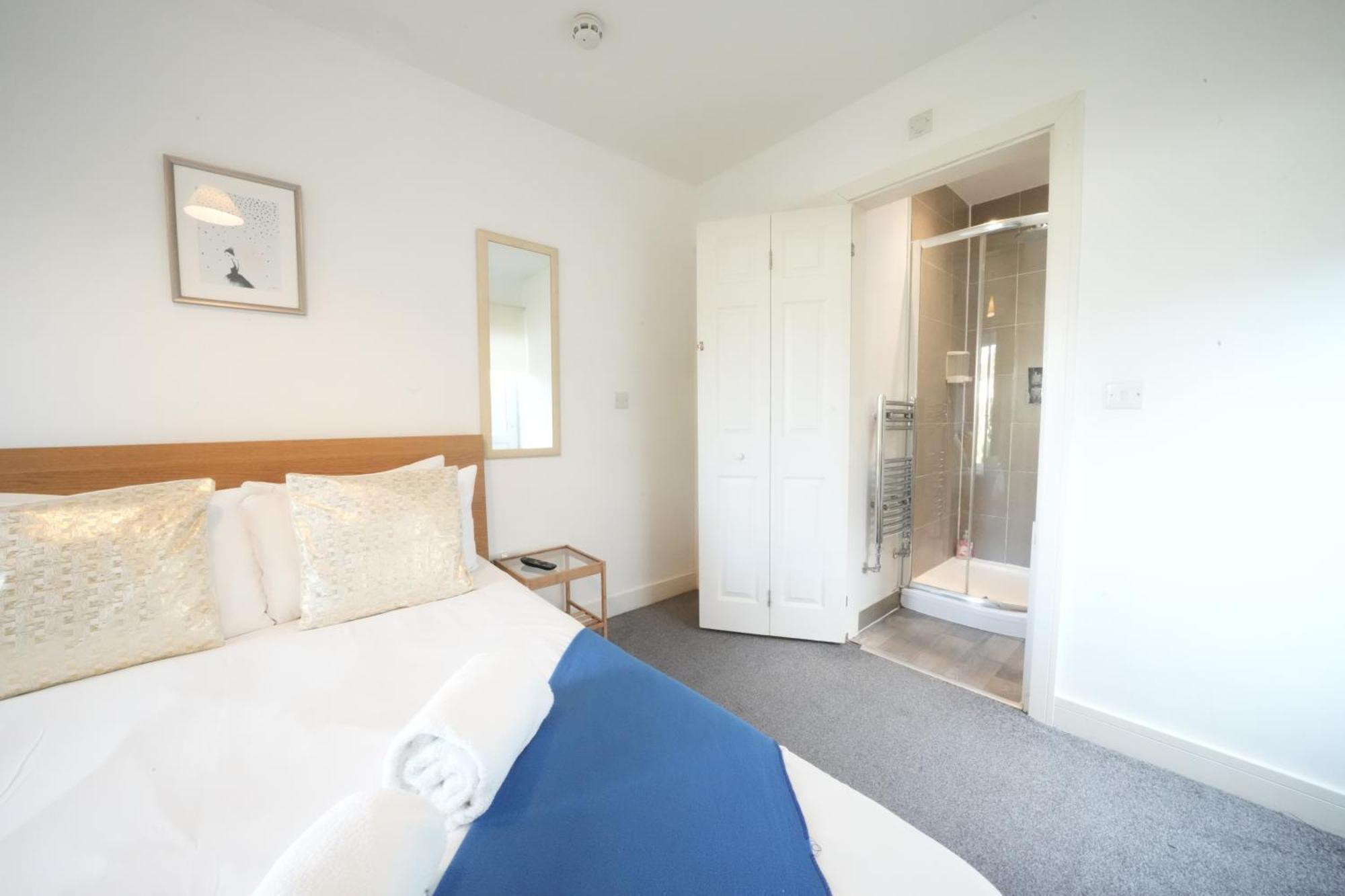 Great Airport Sleep Apartment Harmondsworth Exterior foto