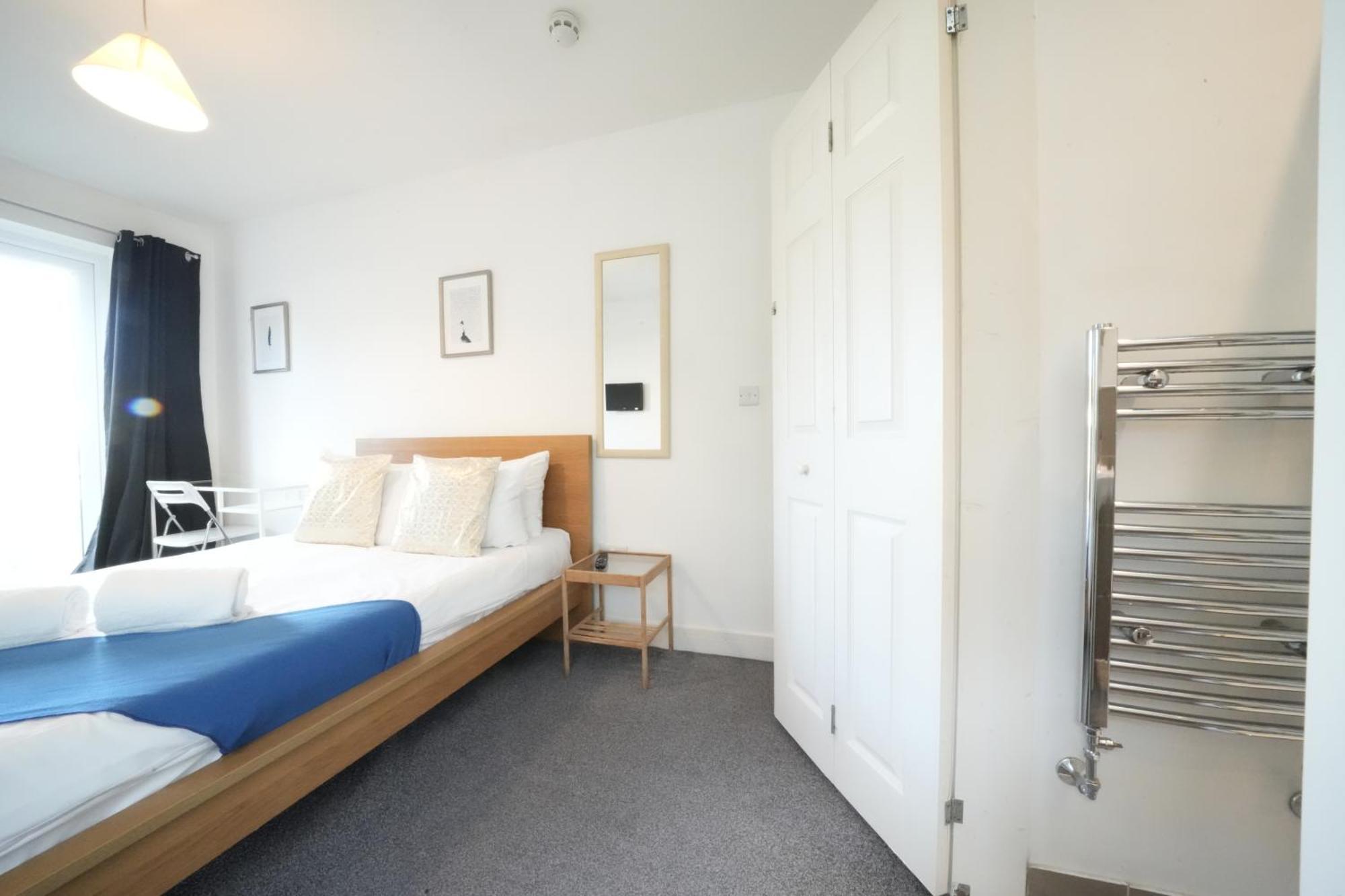 Great Airport Sleep Apartment Harmondsworth Exterior foto